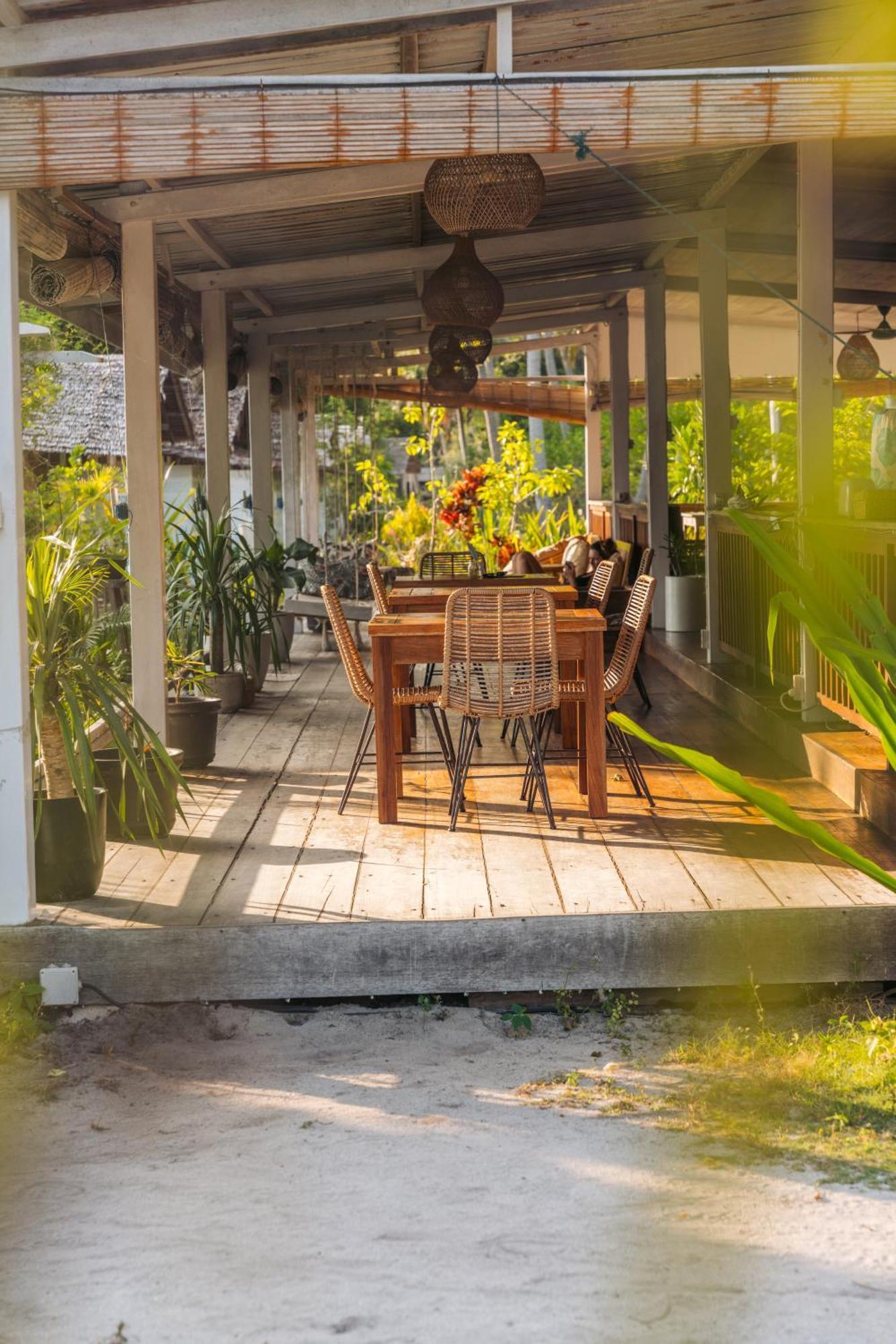 Reconnect - Private Island Resort & Dive Center Togean - Buka Buka Island Ampana Extérieur photo